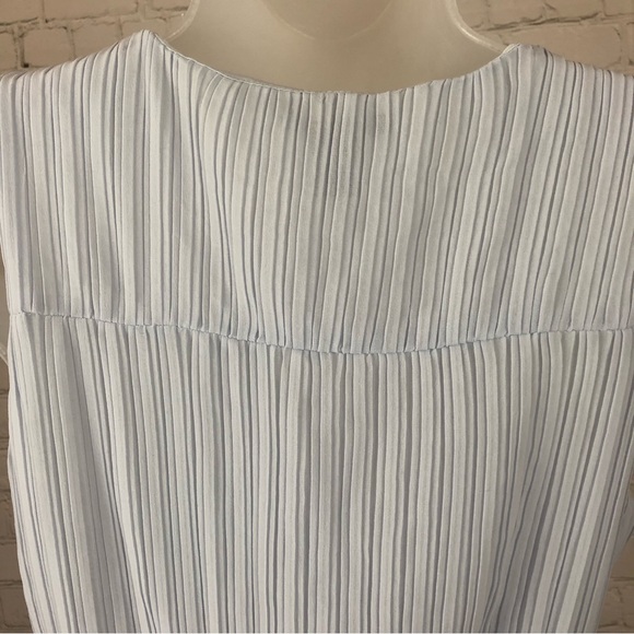 DRESS - Women's H&M Light Baby Blue Gauzy Sleeveless Textured Sundress. Size 6 - Picture 10 of 14